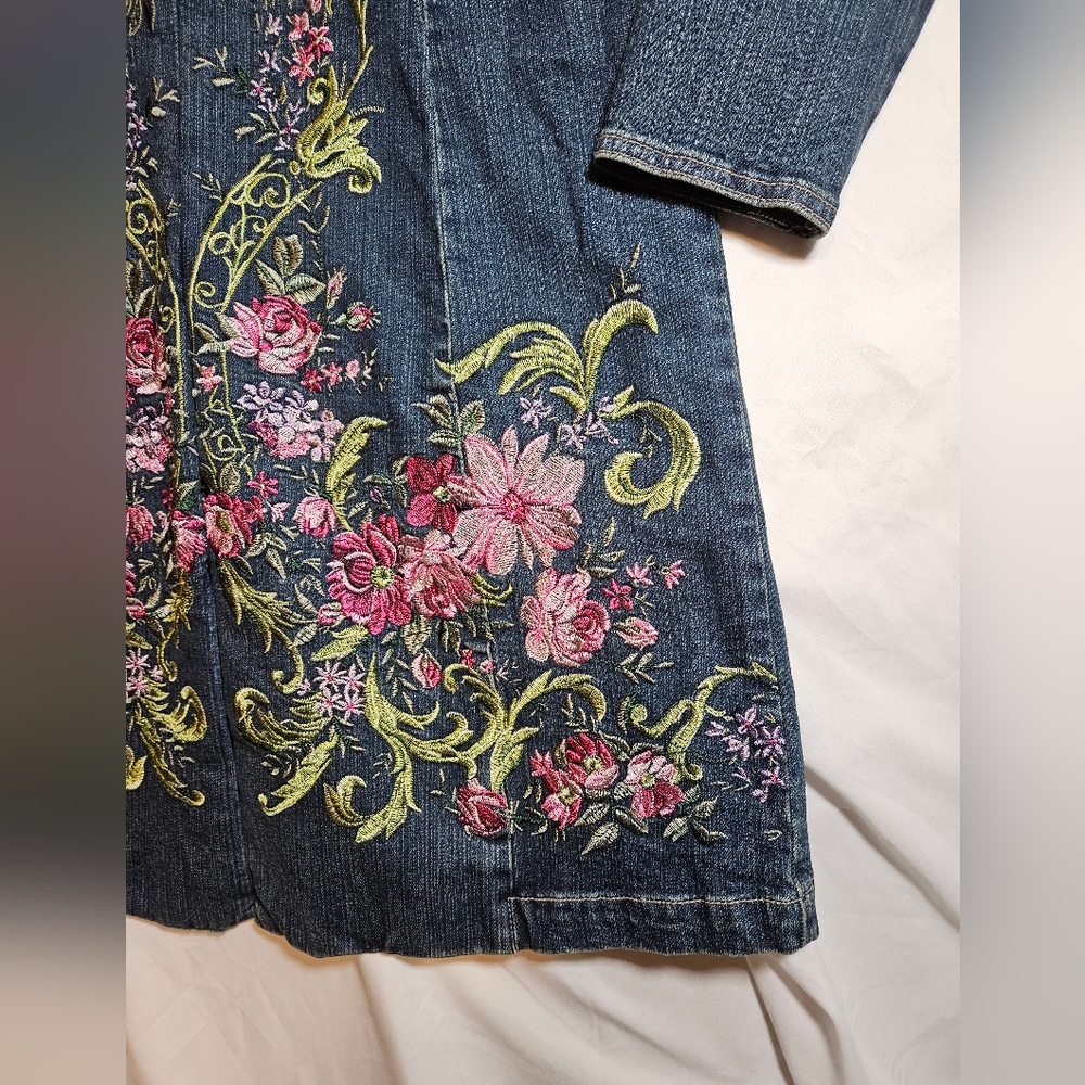 A.M.I. Embroidery Floral Duster Jean Denim Jacket Size Small Boho Western - Picture 3 of 11